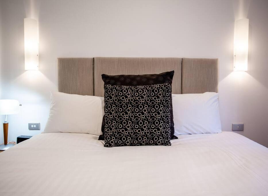 Premium One Bedroom - Near Circular Quay 1301 Self- Catering * Sydney