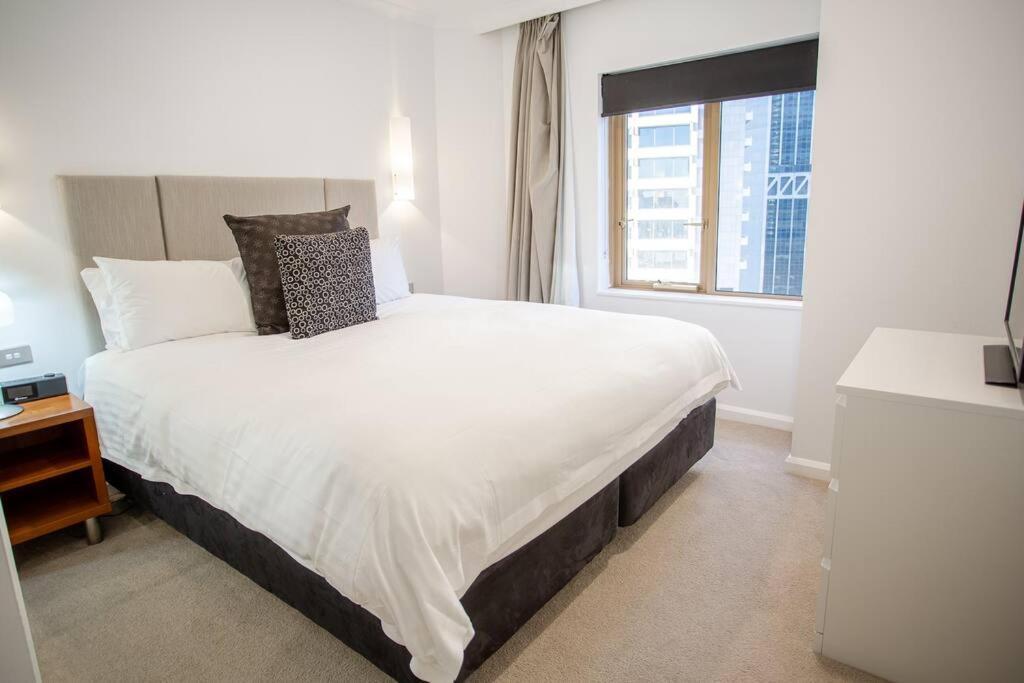 Apartment Premium One Bedroom - Near Circular Quay 1301 Self- Catering