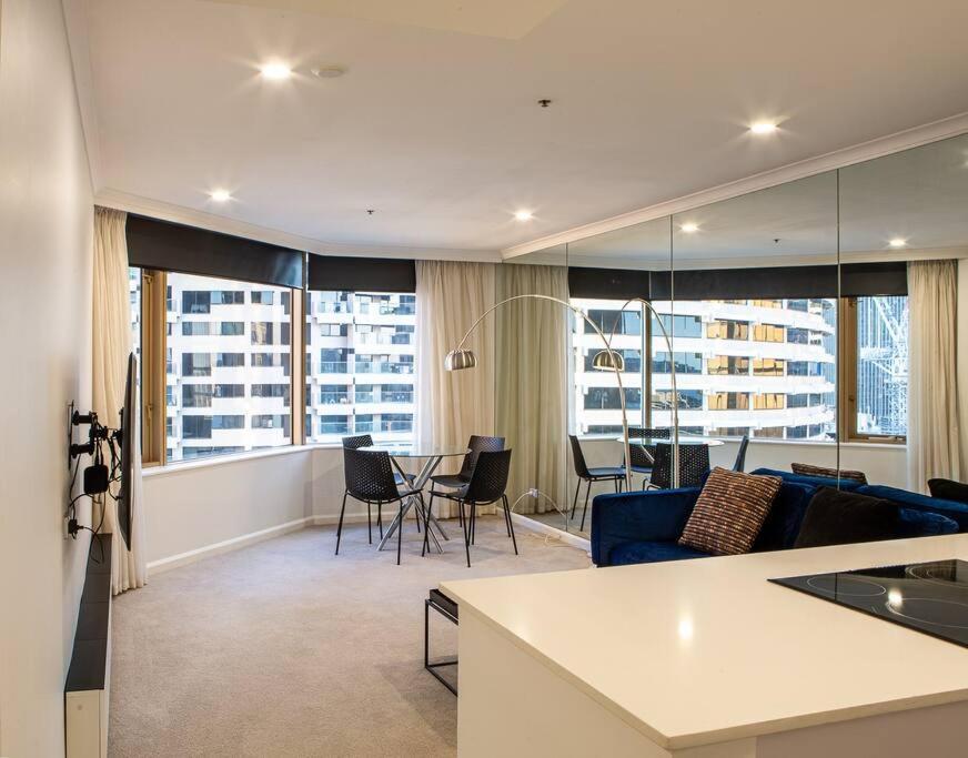 Apartment Premium One Bedroom - Near Circular Quay 1301 Self- Catering